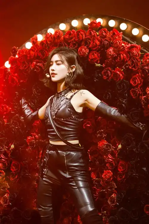 许佳琪poisonkandy舞台首秀##许佳琪钢管舞好魅