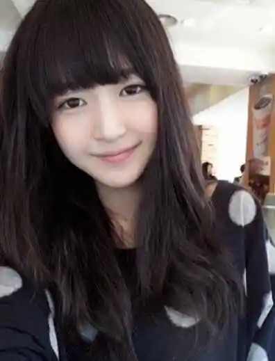 女生齐刘海发型这么剪堪称减龄扮萌神器