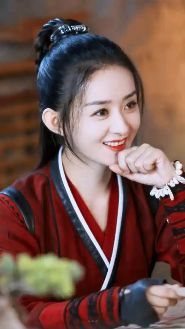 85花扛剧能力再获验证 赵丽颖,一位在娱乐圈中崭露头角的演员,从19岁