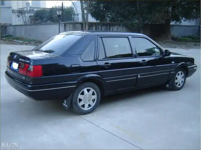 桑塔纳2000:右前轮异响维修作业(无图) 晒随车装备(有图)