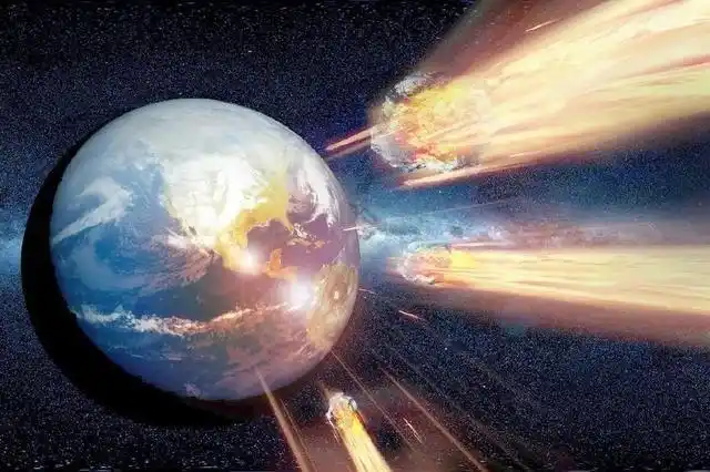 核电站冷水蒸发殆尽,大型爆炸事故发生,导致无数动物死亡,地球布满核