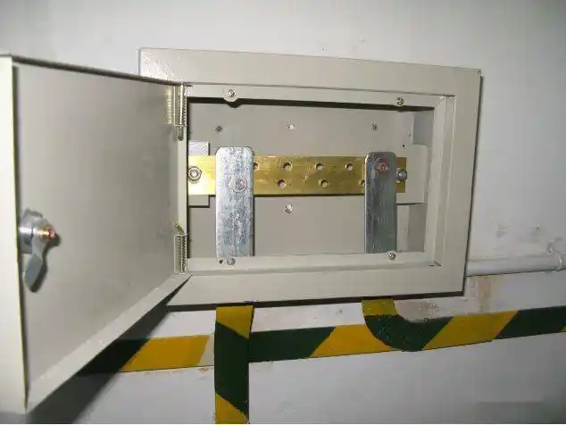 防雷接地装置测试点不得设置在室内,一则出现反击危险,另外接地电阻