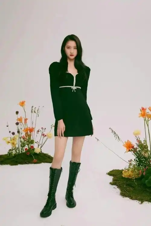 关晓彤高调晒健身照穿高腰健美大秀裤蜜桃臀难得见她这么性感