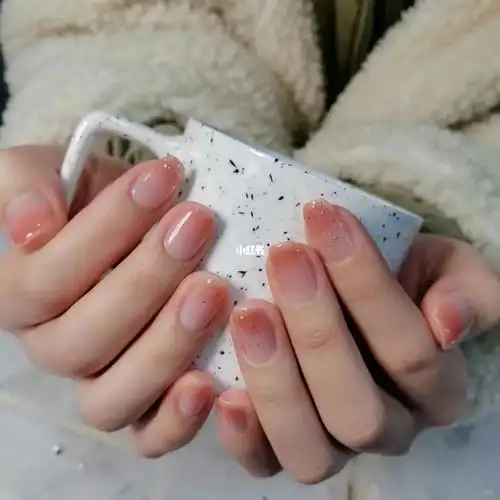 气质美甲  #美甲  #渐变美甲  #简约大气美甲  #干干净净的浅色美甲