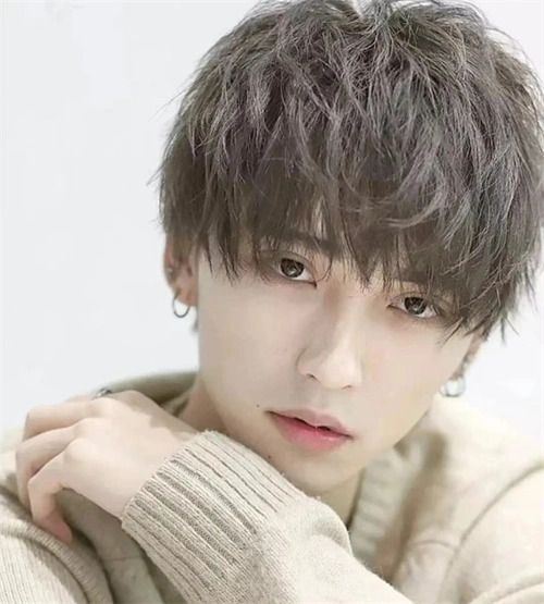 日系男生定位烫 帅气清爽显发量_男生烫发 - 美发站