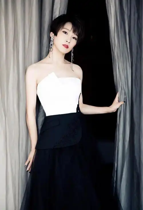 谢楠性感魅力写真美图