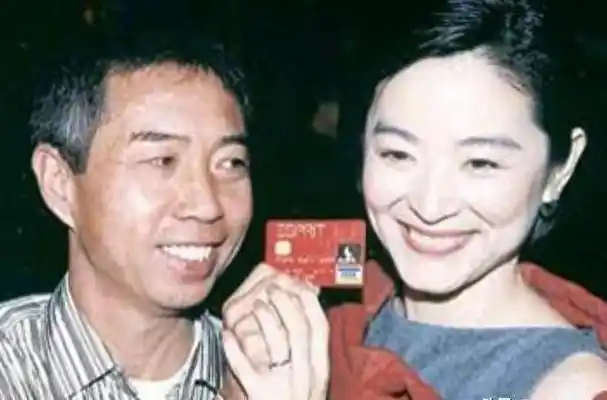 娶个神仙老婆也不管用丑基因太强大了孩子照样凸嘴眯眯眼