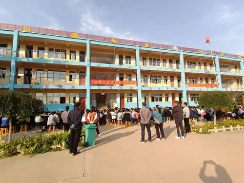 珍惜生命,防患于未然——白塔中学"守法纪 重安全"主题报告会