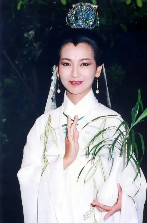 《新白娘子传奇》赵雅芝角色造型大盘点,最美的不是胡媚娘