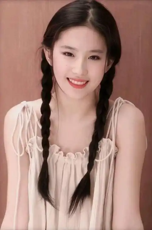 刘亦菲:迷人笑容背后的独特魅力,探寻她与家乡武汉的纽带