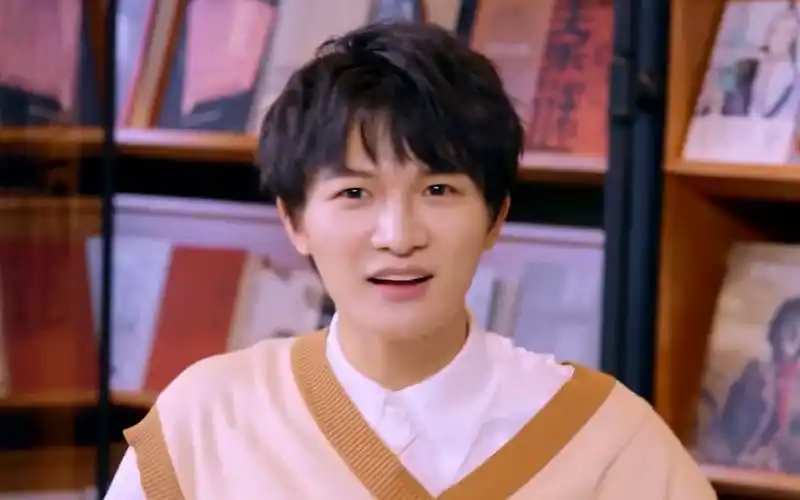 周深感冒清唱乌克兰歌曲鹤自嘲变声期来了