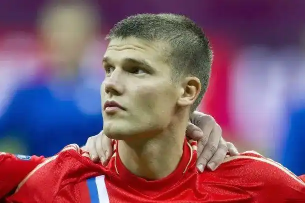 两位俄罗斯运动员发出反战声,其中有一人是前国家队队长_腾讯新闻