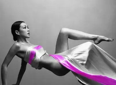 细数那些为粉红丝带全裸的明星.大家明年最想见到谁?