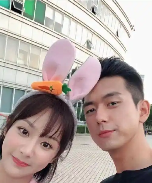 杨紫李现民国造型,令人表示:民国大小姐和贵公子太养眼_观众_合作