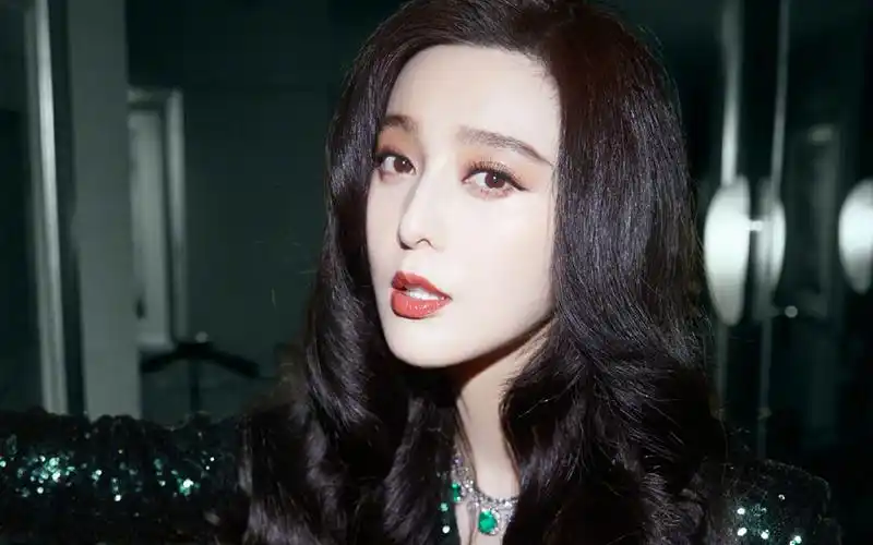 范冰冰优雅气质写真桌面壁纸