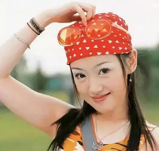 薛佳凝:分手14年后胡歌娶妻生子,她却选择出家,背后心酸无人知