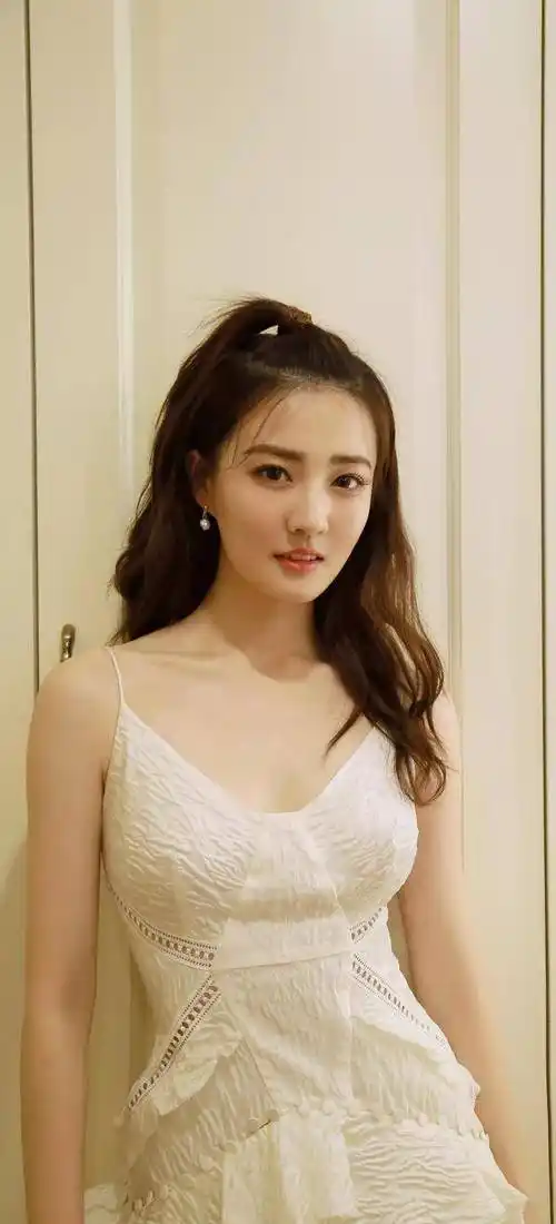 徐璐是真美啊!清纯甜美,真是魅力满满!真漂亮!