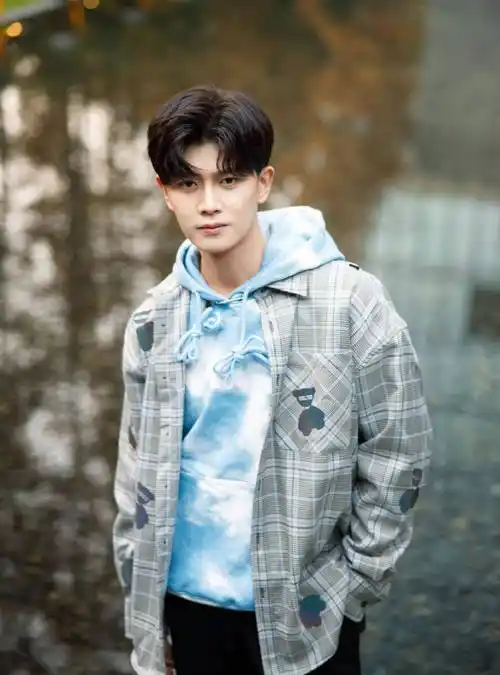 娱乐点评:任嘉伦,李沁,杨颖,文淇,黄景瑜,谭松韵_资源_团队_题材