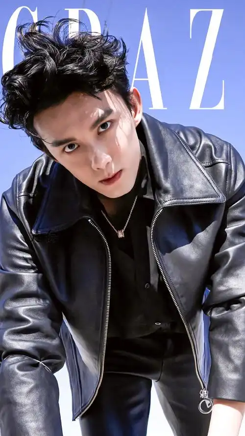 吴磊红秀封面#皮衣77渔网@吴磊leo我有点顶不住了