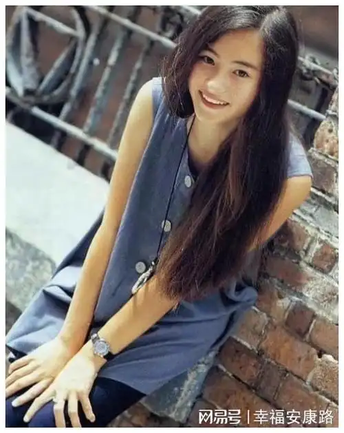 把李嘉欣张柏芝儿子放到一起才发现老公颜值高有多重要