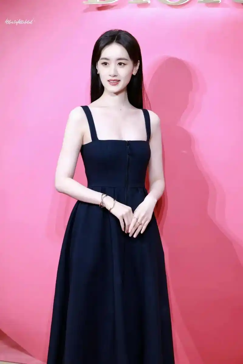 美图分享 #阳光女孩 #袁冰妍落花时节又逢君 #袁冰妍倾城 - 抖音