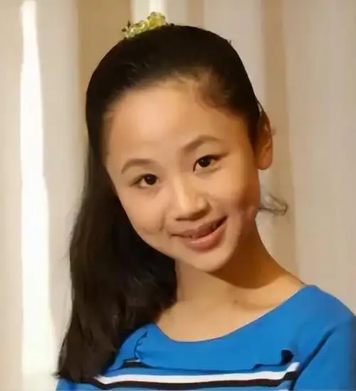 她因为2004年出演《家有儿女》中的"夏雪"一角而走红,之后拍了很多剧