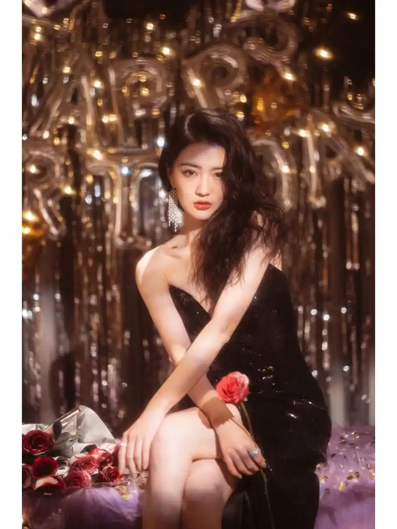 徐璐,新生代实力派美女演员 性感美腿写真