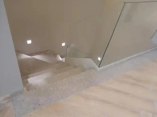 无框极简玻璃栏杆