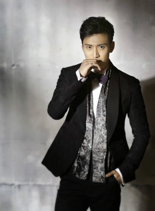 身高: 185cm 出生地: 辽宁省 出生日期: 1982年12月30日 职业: 演