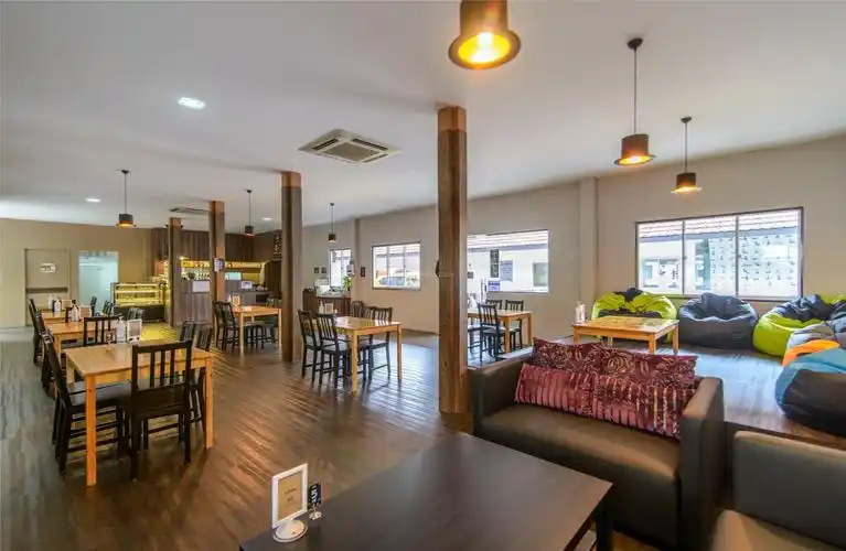 时尚小餐馆店面装修效果图