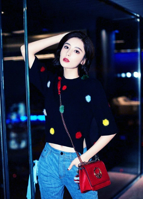 古力娜扎穿着牛仔裤,令人心醉,网友,美到犯规|牛仔裤|犯规|紧身_新浪