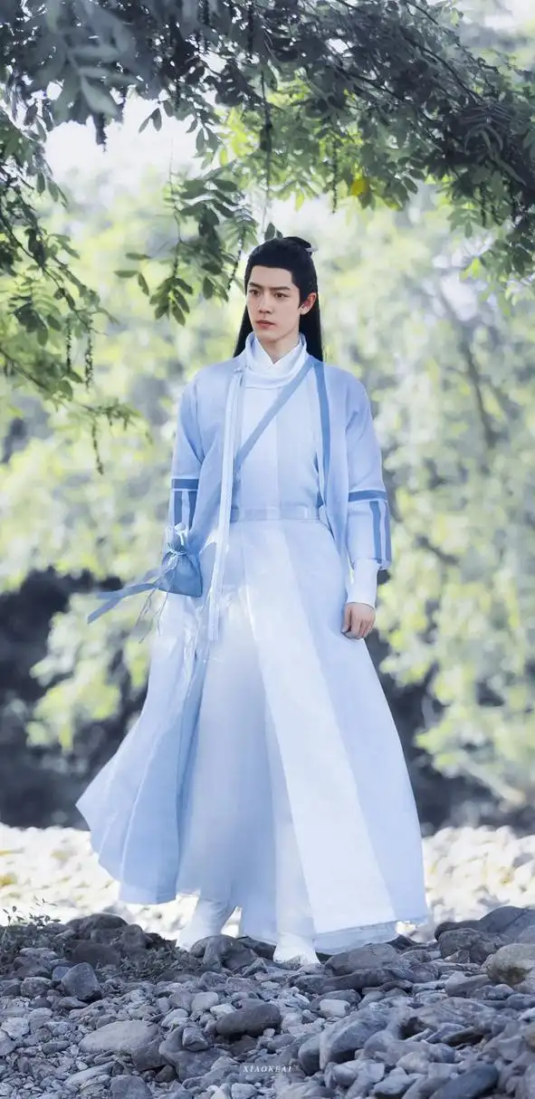 《玉骨遥》肖战时影全身照壁纸分享