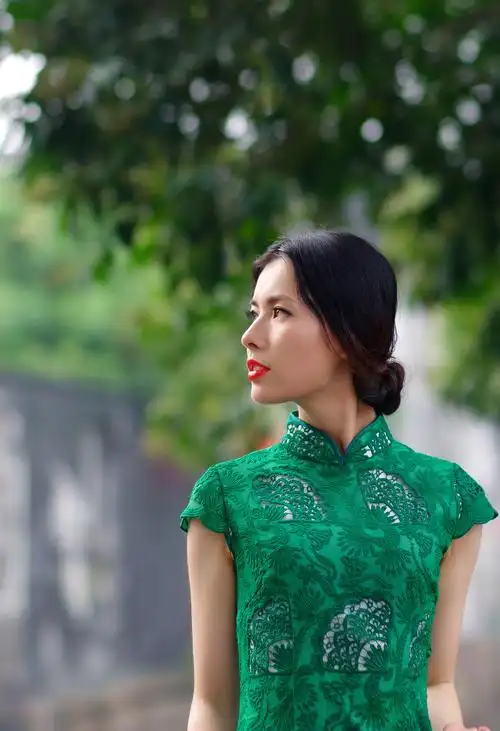 苏州平江路旗袍美女