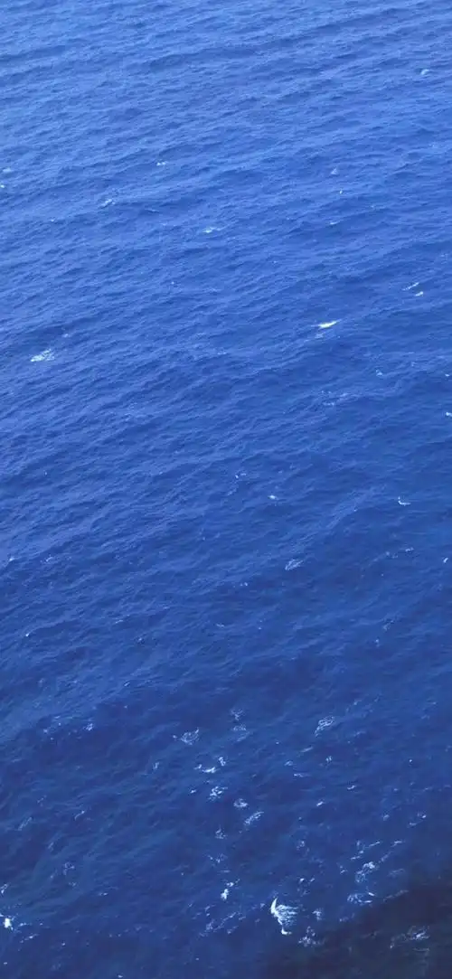 求纯蓝色的壁纸