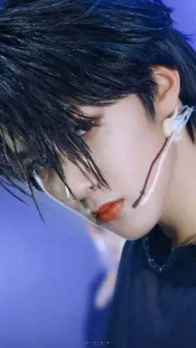 刘耀文《英雄》