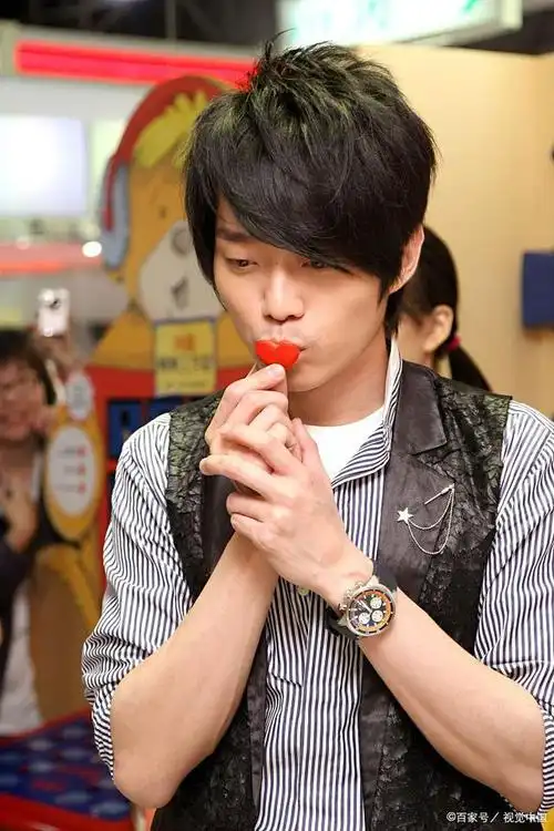 张栋梁身上有一种娱乐圈难得的松弛感