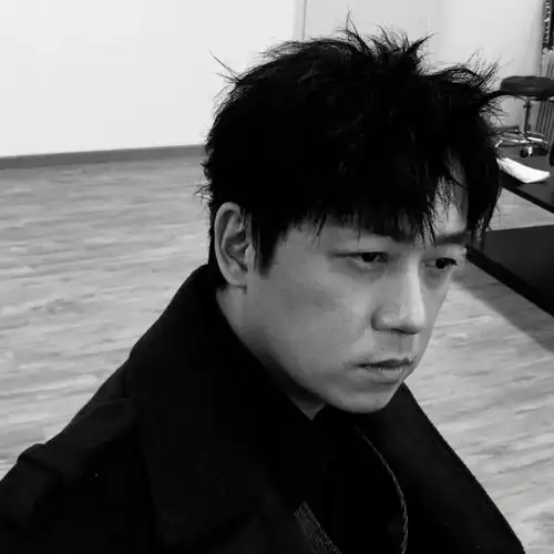 微信头像潘粤明