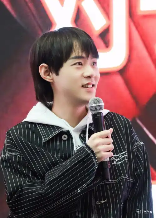 cv魏潇逸羊仔景向谁依轩zone商桐汐玥声之翼声之翼全员祝大家新年快乐