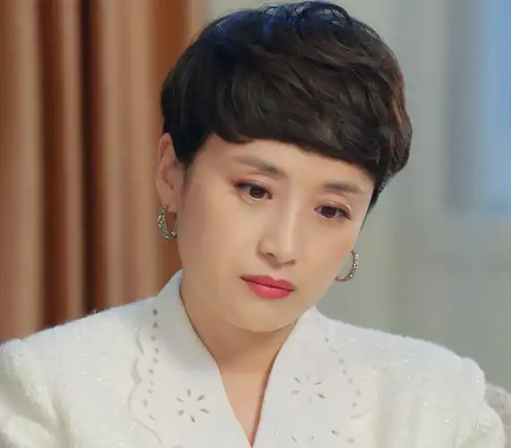 《我最爱的家人》女演员群像,都很美,但却缺少年代剧的真实感