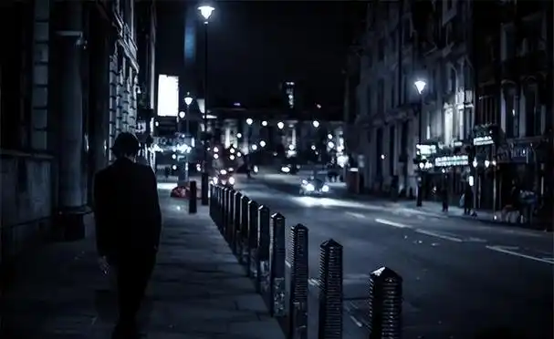 留学生免租8年房租,房东来华养老.