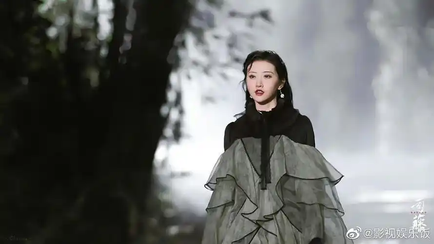 司藤这几套服装我穿的话感觉是能投稿土组的水平