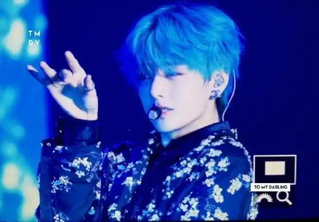 金泰亨kpop永一##金泰亨蓝发