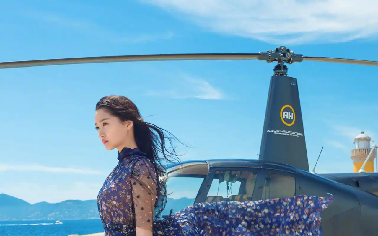 活力时尚关晓彤壁纸_俏皮活力的关晓彤