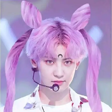 跪求一张灿烈紫色头发被p成美少女战士