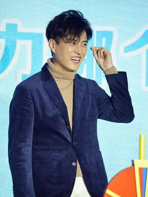 马伊琍与靳东相聚,优雅大气,魅力十足!