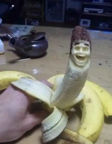 爆笑gif图:这才是理性的世界杯球迷,那边都不得罪