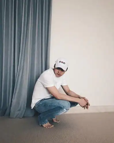 李易峰生日开心晒自拍, 好像又胖了