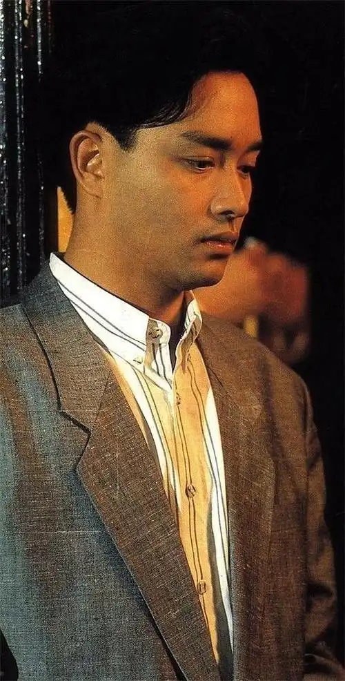 有没有哥哥张国荣绝世美颜的照片啊