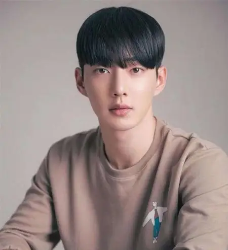 超帅的男生锅盖头发型锅盖头发型图片