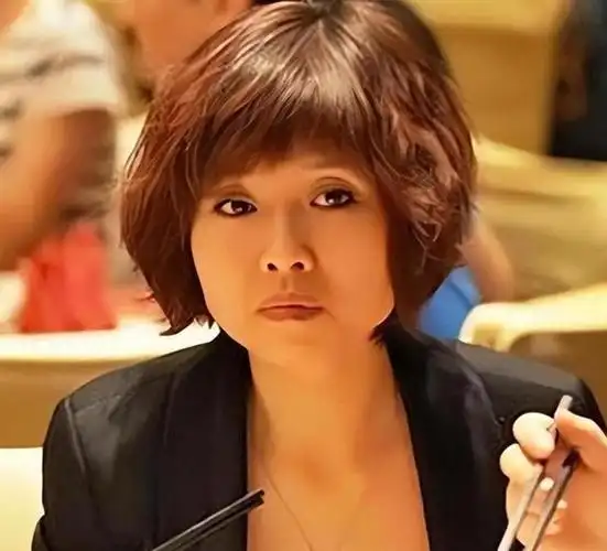 刀郎前妻生下女儿40天便离开,刀郎功成名就后,她突然找上了门